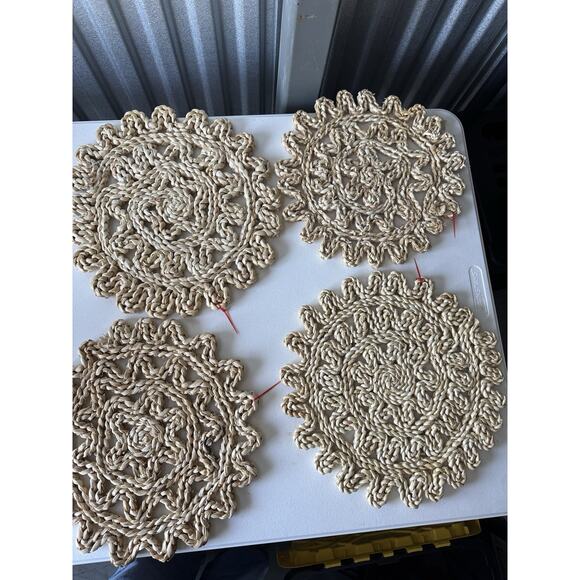 Zinnia Natural Woven Placemat 4 Set - Picture 1 of 4